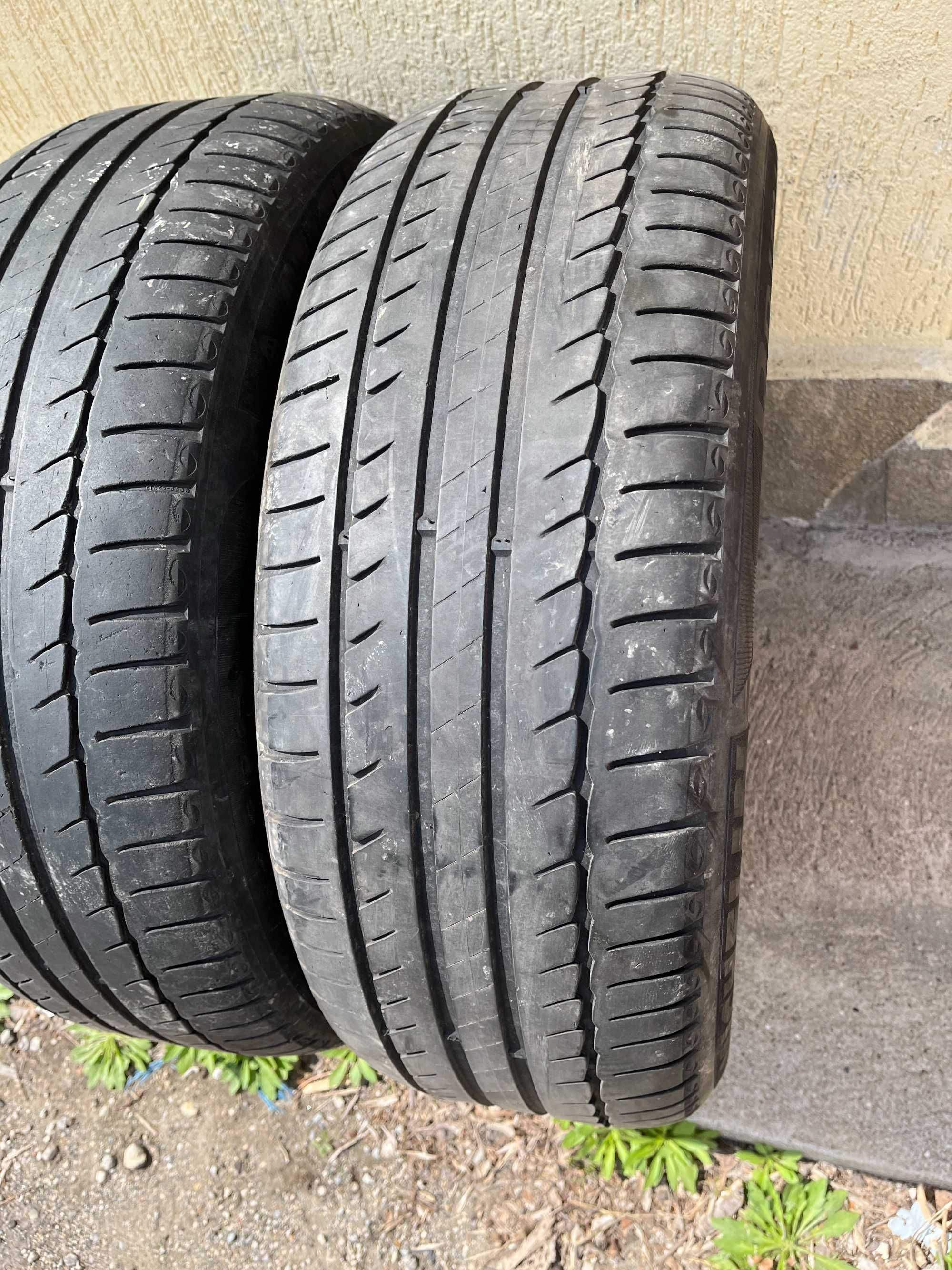 2 бр. летни гуми 215/55/17 Michelin DOT 4015 3,5-4 mm