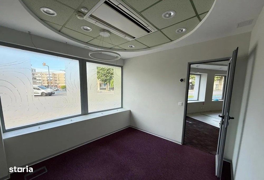 Spațiu comercial de închiriat,  zona Centru
