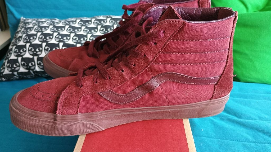 Продавам кожени скейт  кецове Vans ,номер 46(30см)