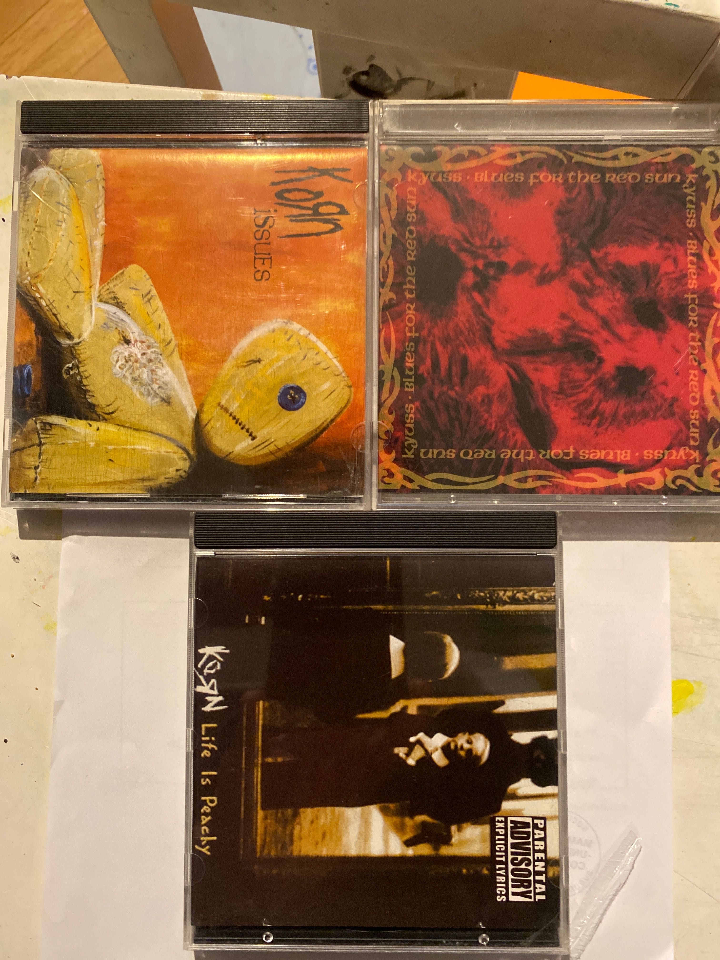 Vând CD-uri Korn și Kyuss