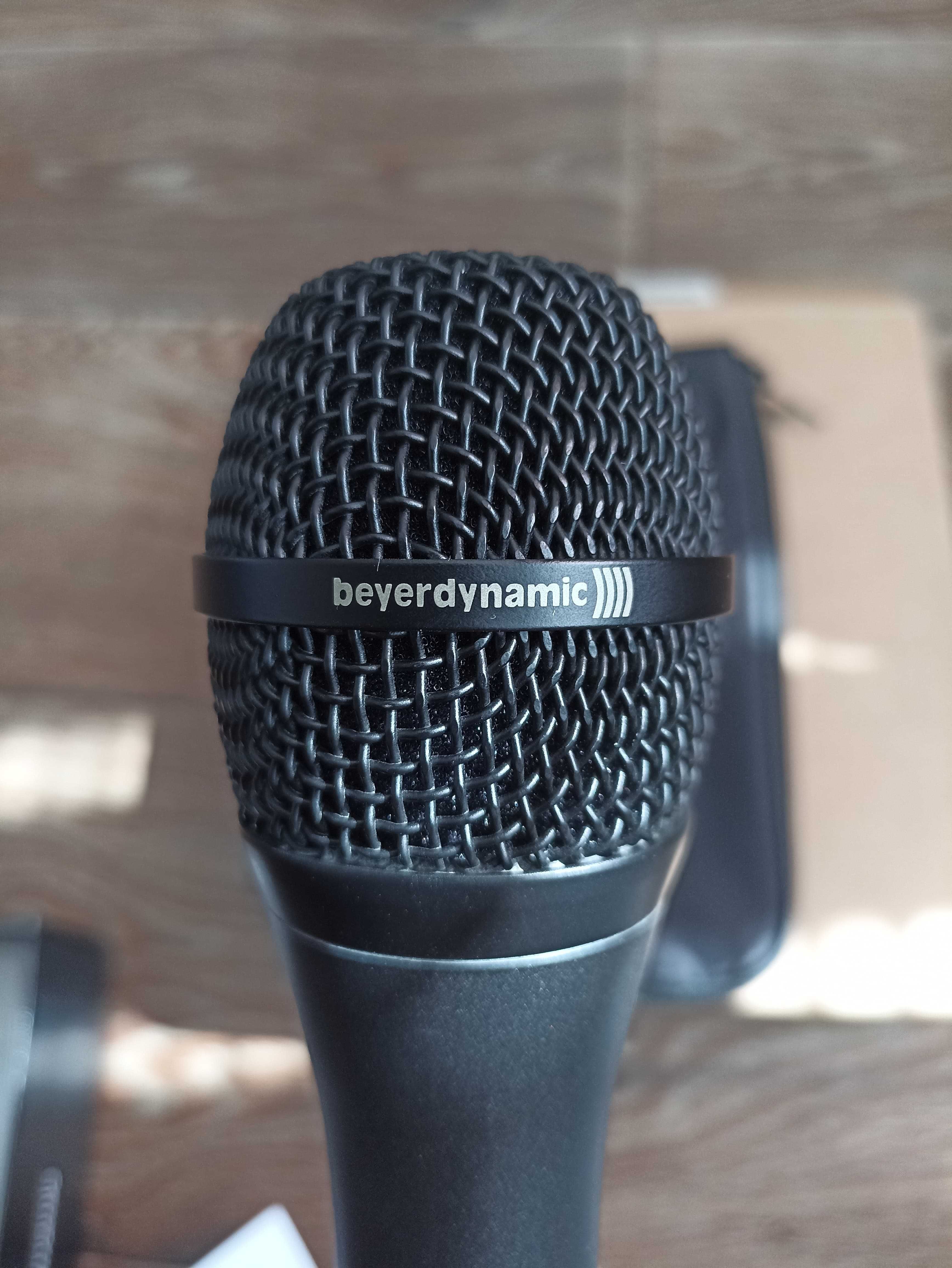 Set Podcast Home Studio Focusrite Vocaster One + Beyerdynamic TGV 70