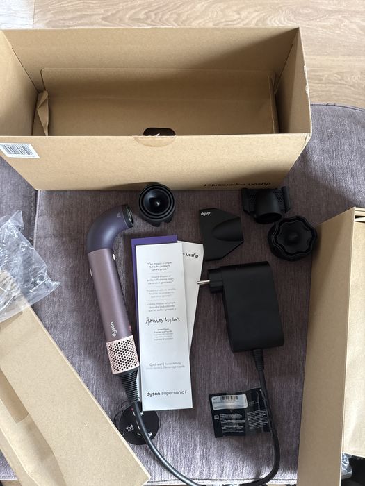 Dyson Supersonic r - straight + wavy