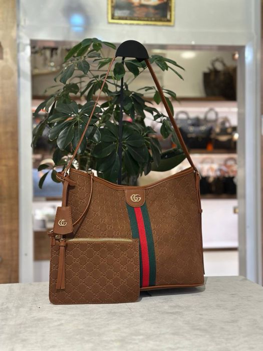 Geanta Gucci noua !!! Dimensiuni 40/26 !!!