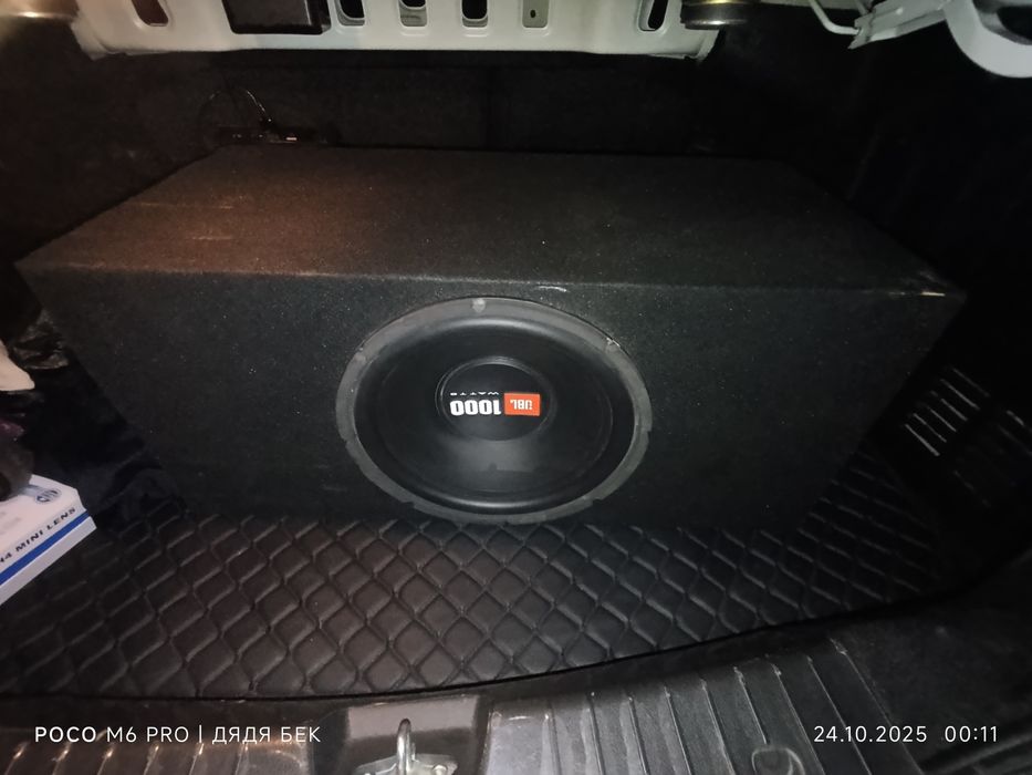 Продаётся сабвуфер в отличном состоянии, колонки BARRACUDA