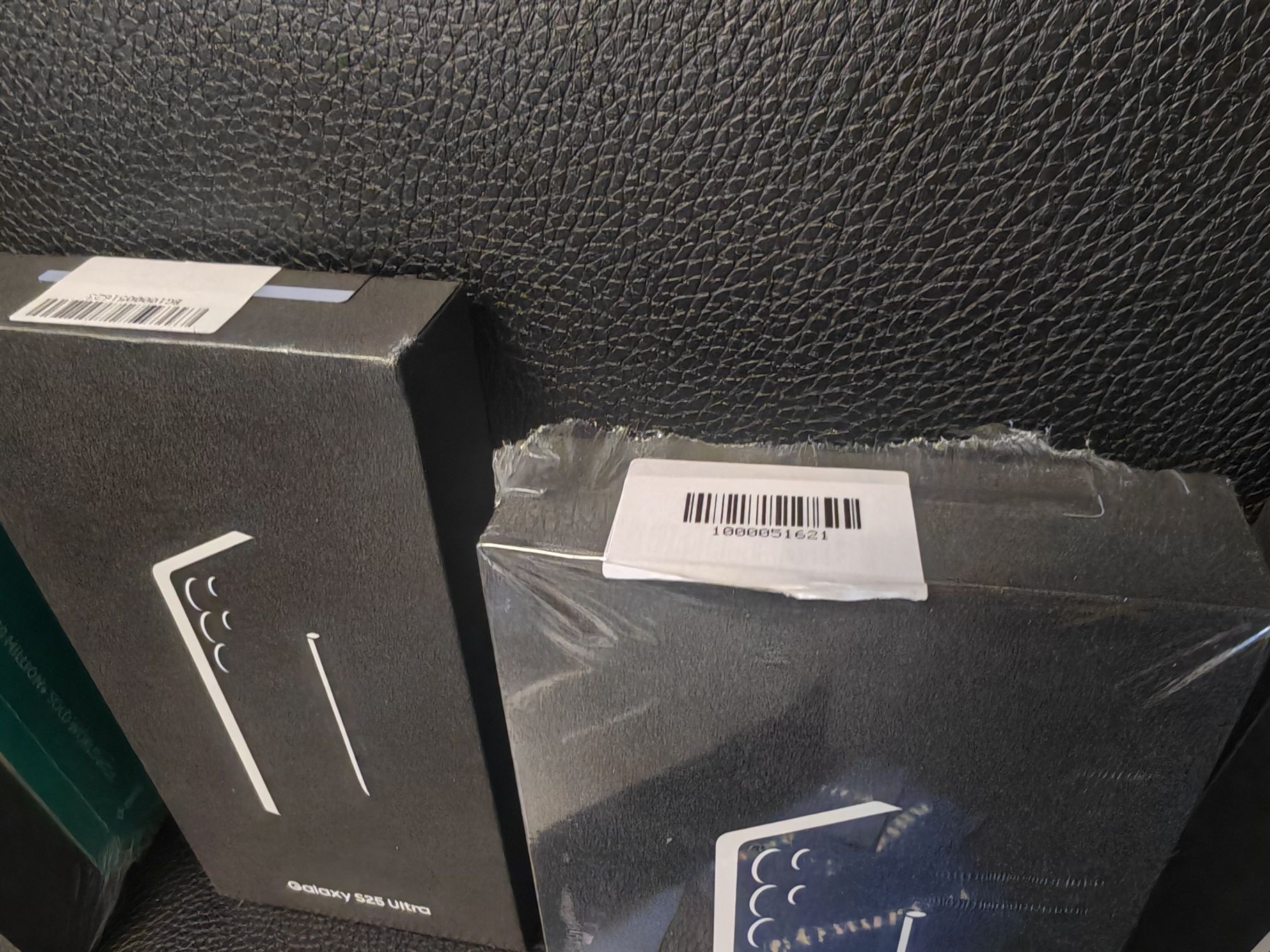 ЗАПЕЧАТАН 512GB Samsung Galaxy S25 Ultra + TTEC A1 Гаранция 2027 BLACK