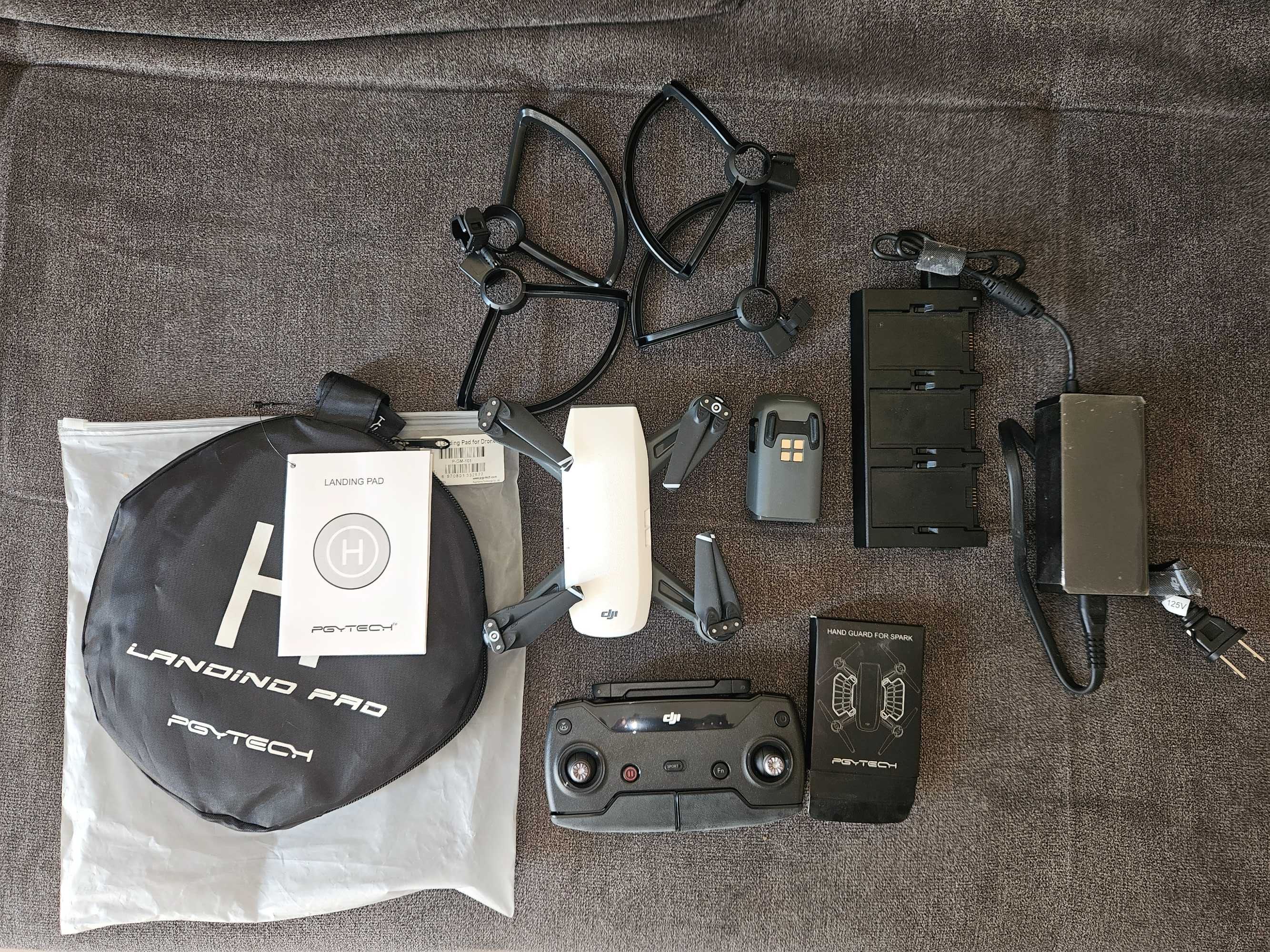 Дрон DJI Spark Fly Combo