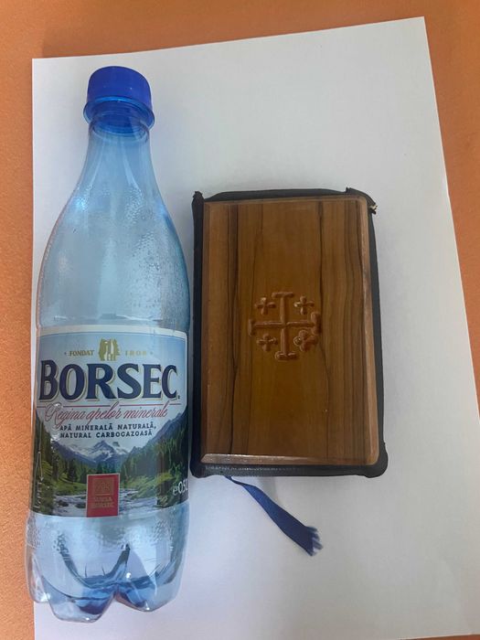 Biblia / biblie , coperta din lemn, engleza,  Jerusalem Wood Bible