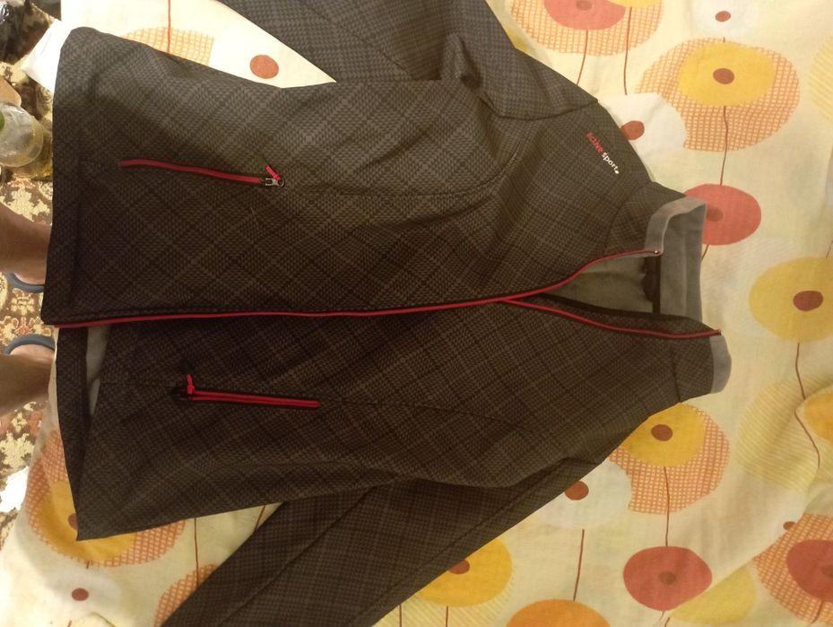 Geacă anti vânt      .