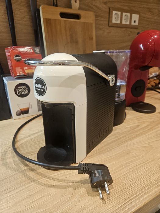 Кафемашина Lavazza A Modo Mio Jolie, бяла