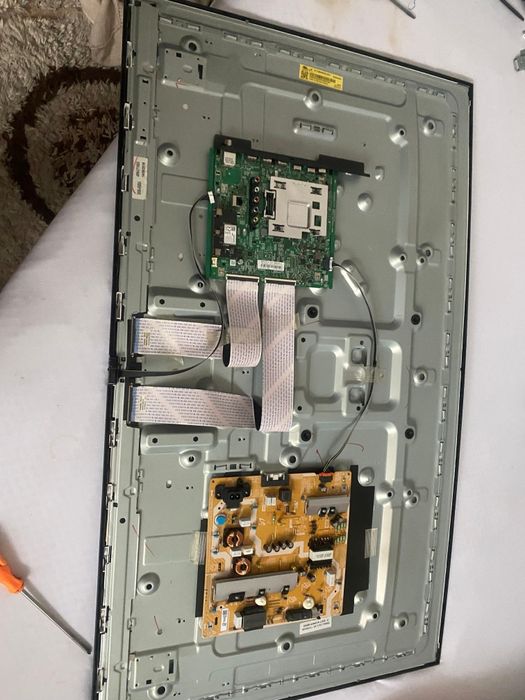 Piese Samsung 4Samsung 123 cm 49 inci
Toate piesele in stare foarte bu