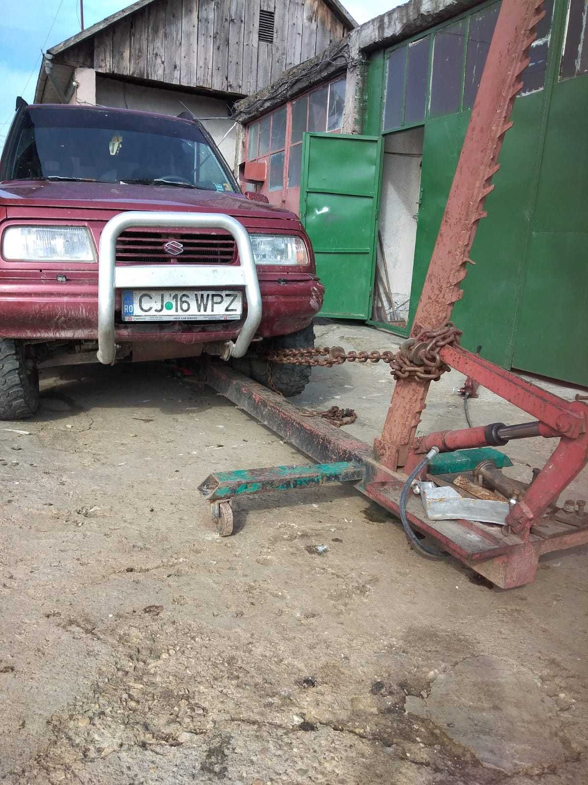 Vând presă hidraulica pt. îndreptat caroserii