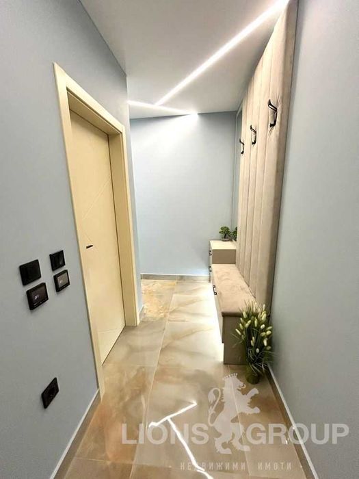 Двустаен обзаведен с паркомясто, кв. Бриз