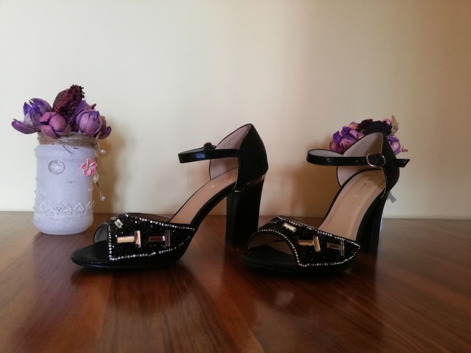 Pantofi / sandale negre dama / siclipici 38