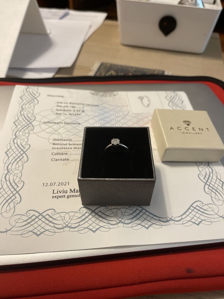 Inel de logodna din aur alb de 18K cu diamante de 0.33ct