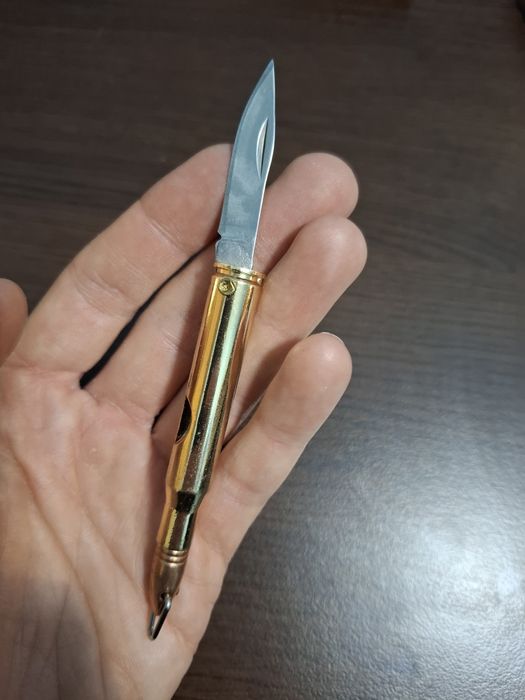 Сгъваема ножка в форма на патрон