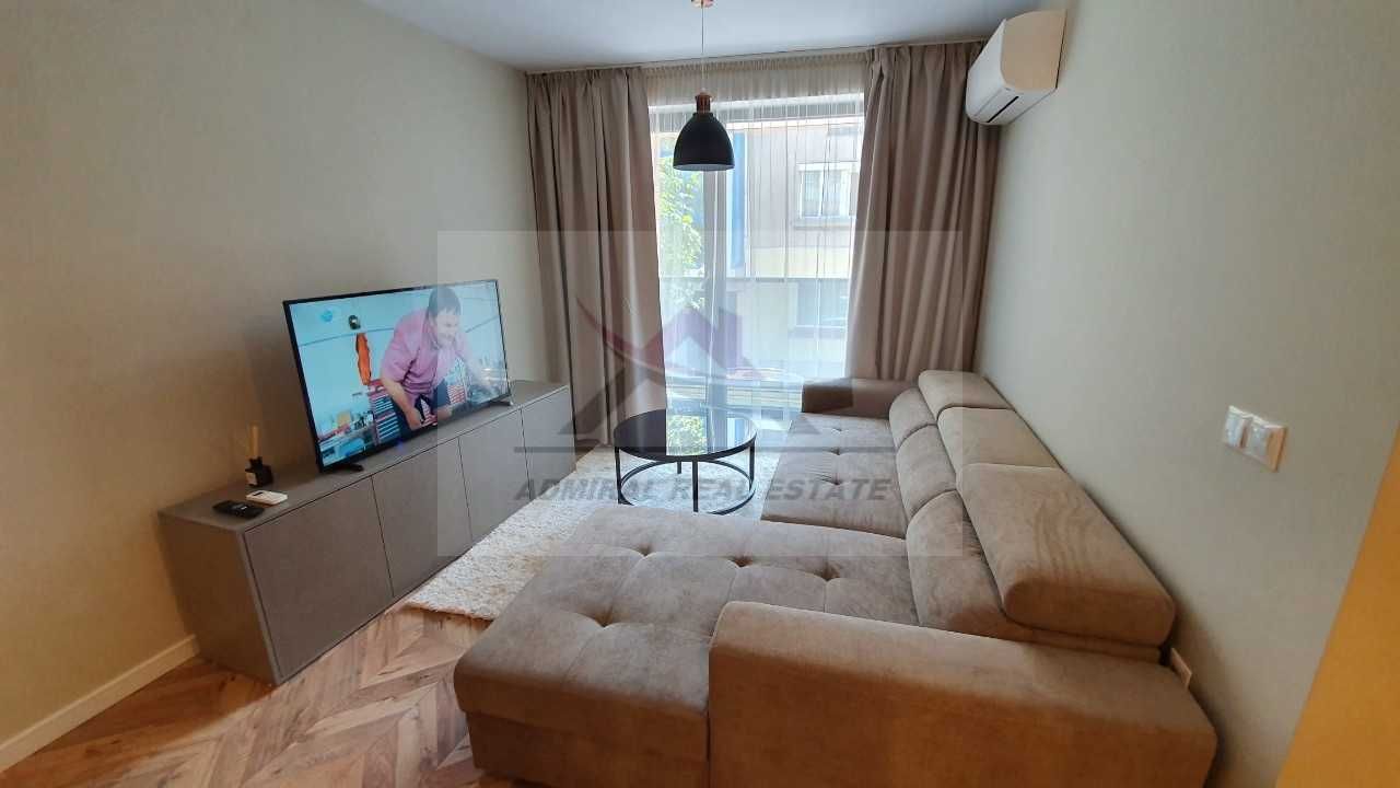 Дава се под наем Тристаен апартамент в Варна, Център - 92 кв.м за 850 € - Снимка #2