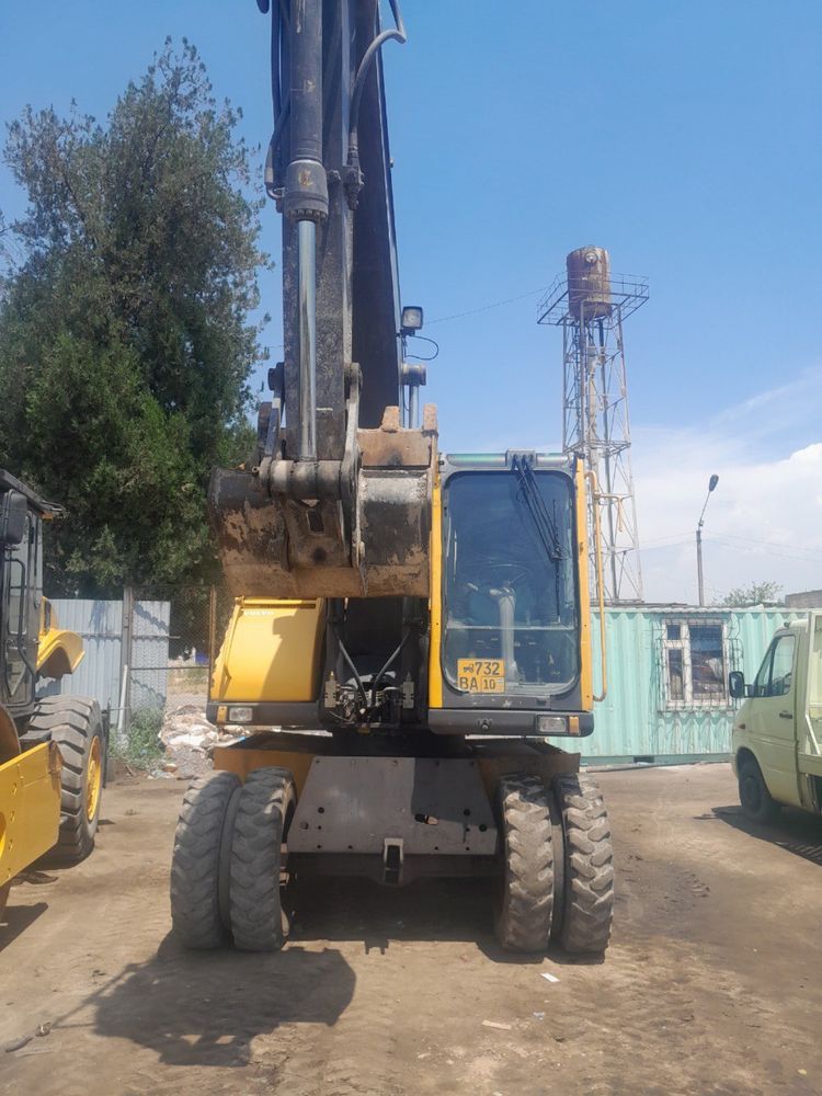 ekskavator volvo 140
