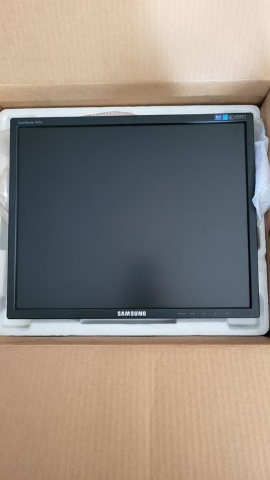 Монитор Samsung 19"