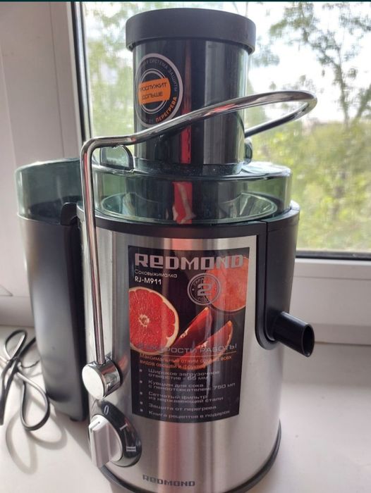Соковыжималка Redmond новая продам или обмен
