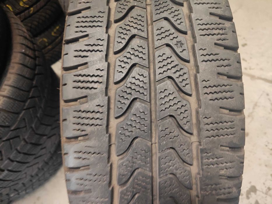 2бр.зимни гуми 235/65/16C Goodyear