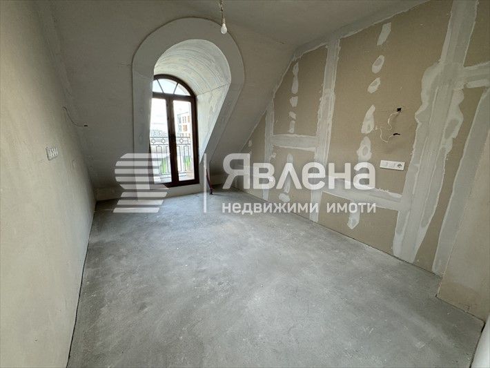 Продава се Четиристаен апартамент в София, Кръстова вада - 139 кв.м за 3022 €/кв.м - Снимка #8