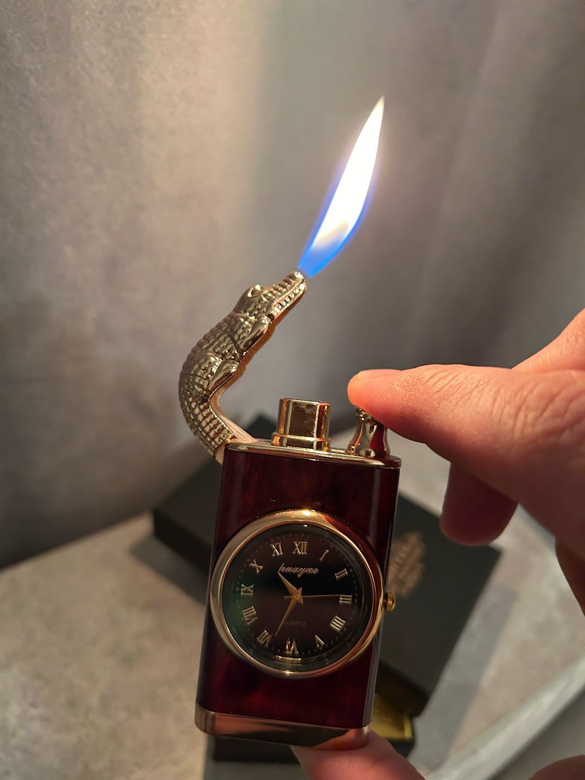 Зажигалка Lacoste с часами. Газовая зажигалка на подарок.  Lighter