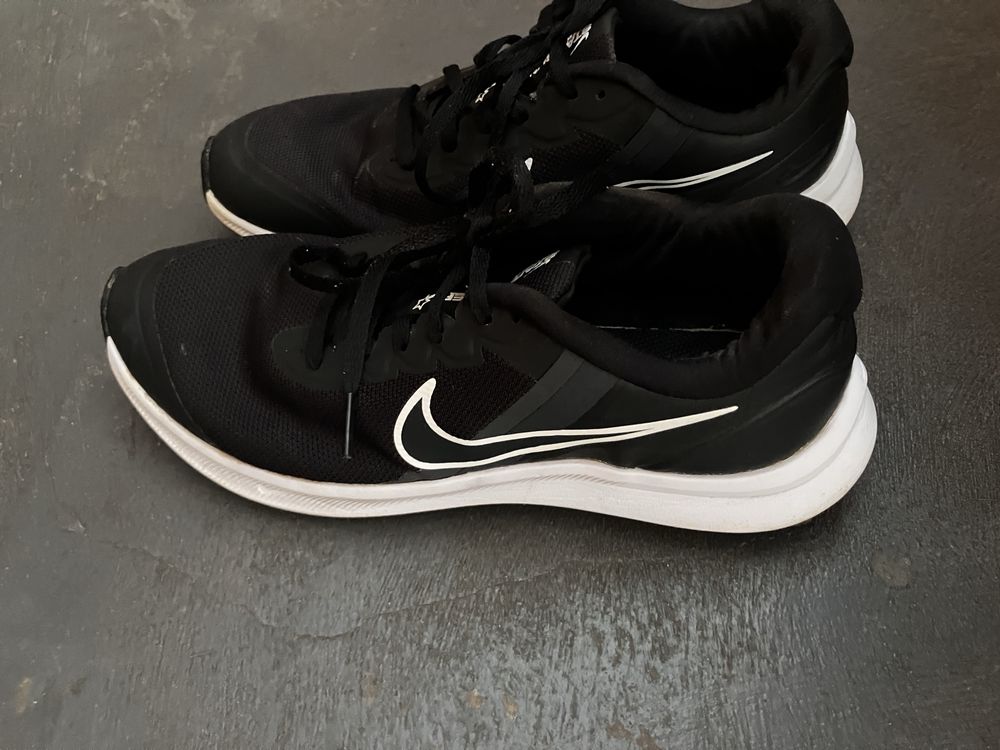Черни обувки на nike