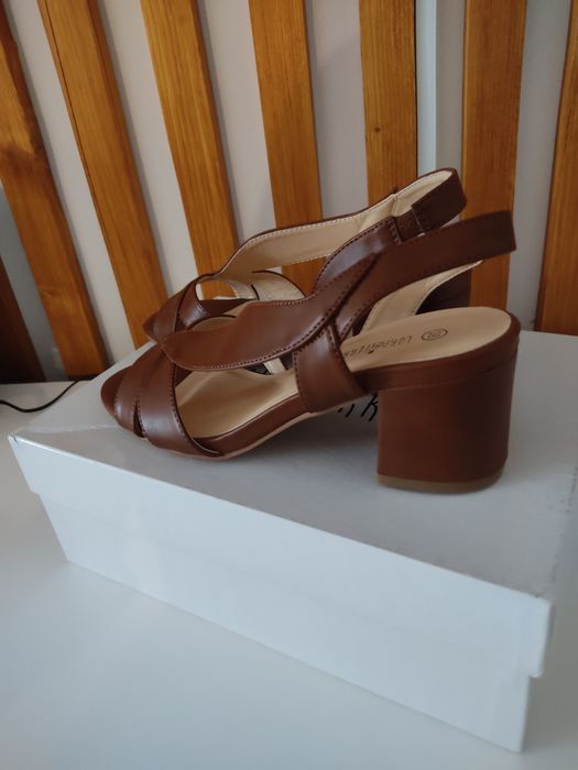 Sandale noi maro