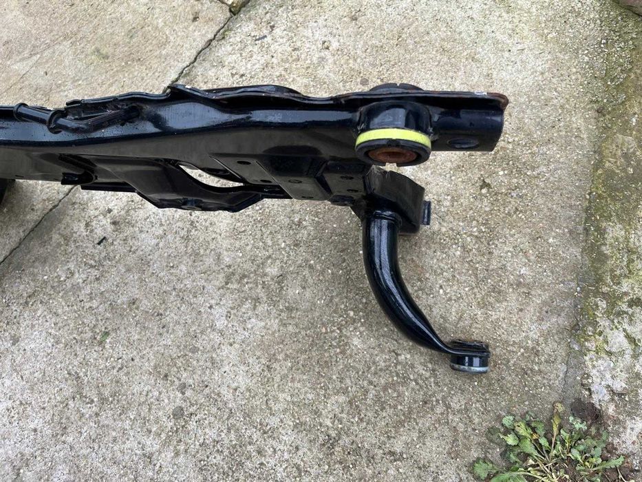 Cadru Auxiliar Față (Jug Motor) - Ford Focus 2/C-Max (Bucșe OEM Ford)