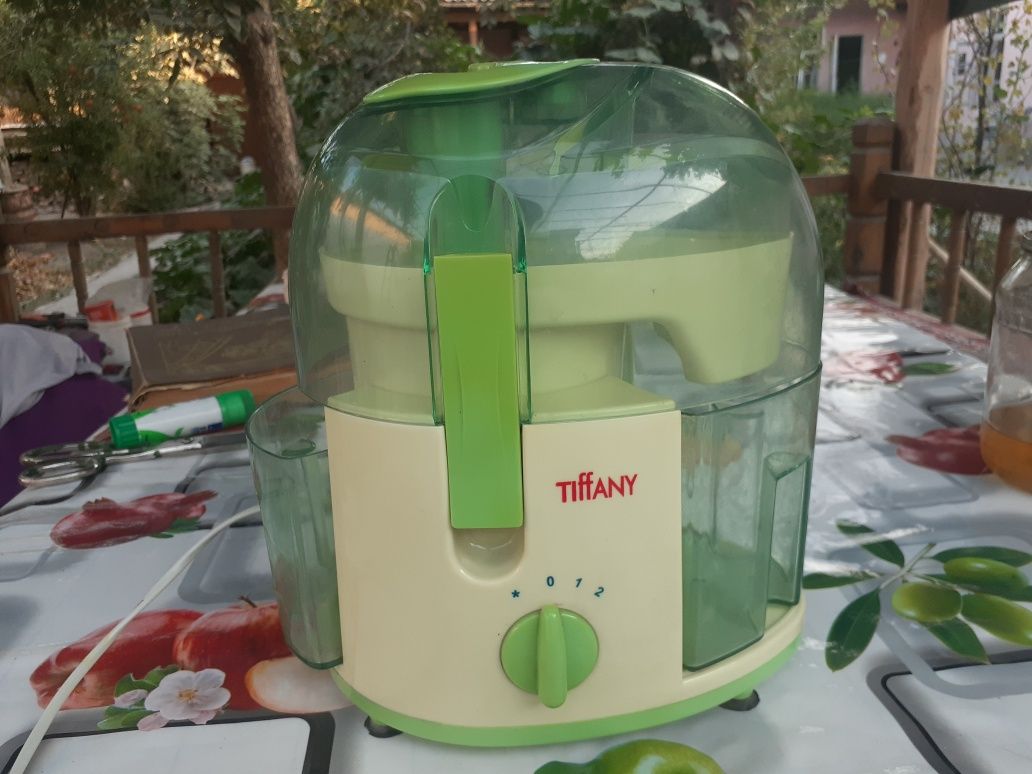 Продаётся соковыжималка