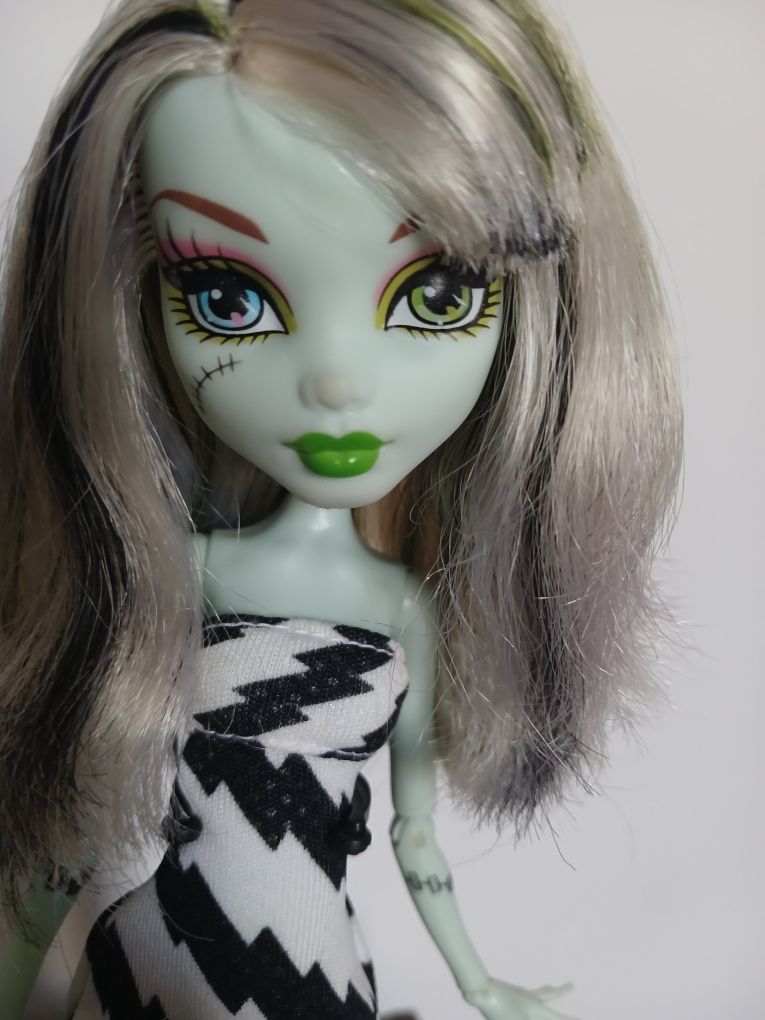 кукла монстер хай, monster high Френки Штейн