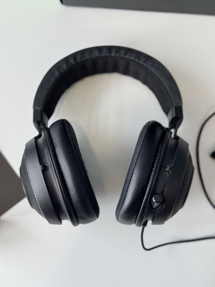 Lenovo Y520 геймърски лаптоп + Razer слушалки и механична клавиатура