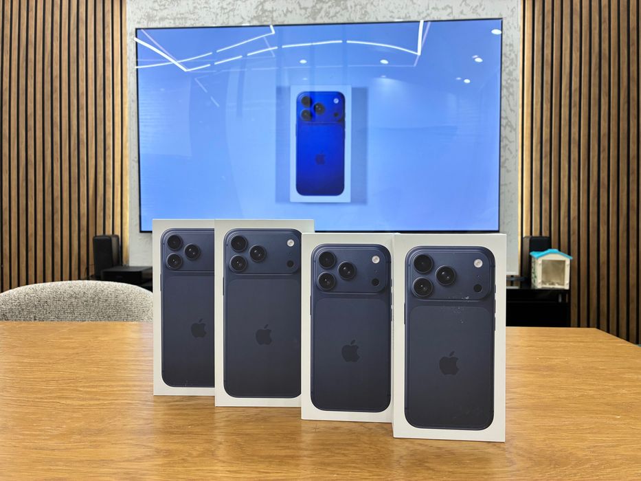 Нови iphone 17 Pro Max 256GB Deep Blue Подарък Кейс и Адаптер