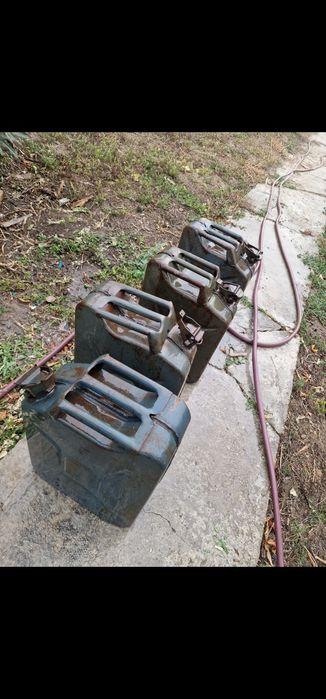 Метални туби 20л