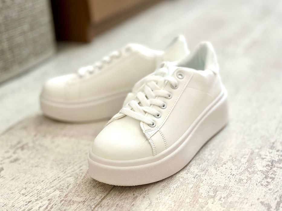 Дамски бели кецове еко кожа