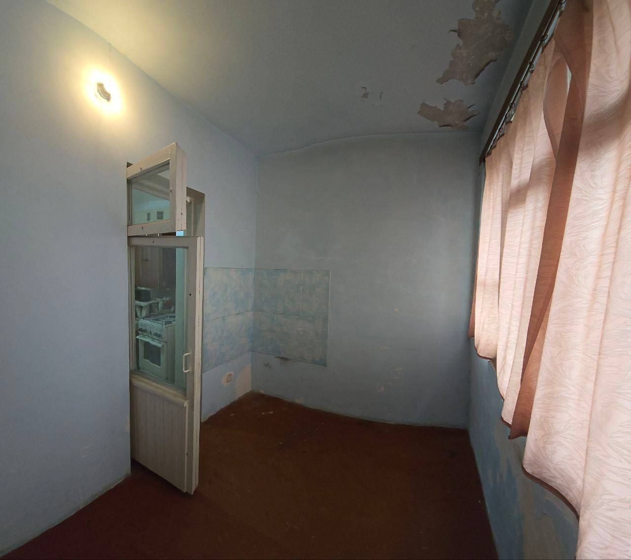 Продаю квартиру по линии Метро Чиланзар 1 комнатную 38м² Ул Казирабад