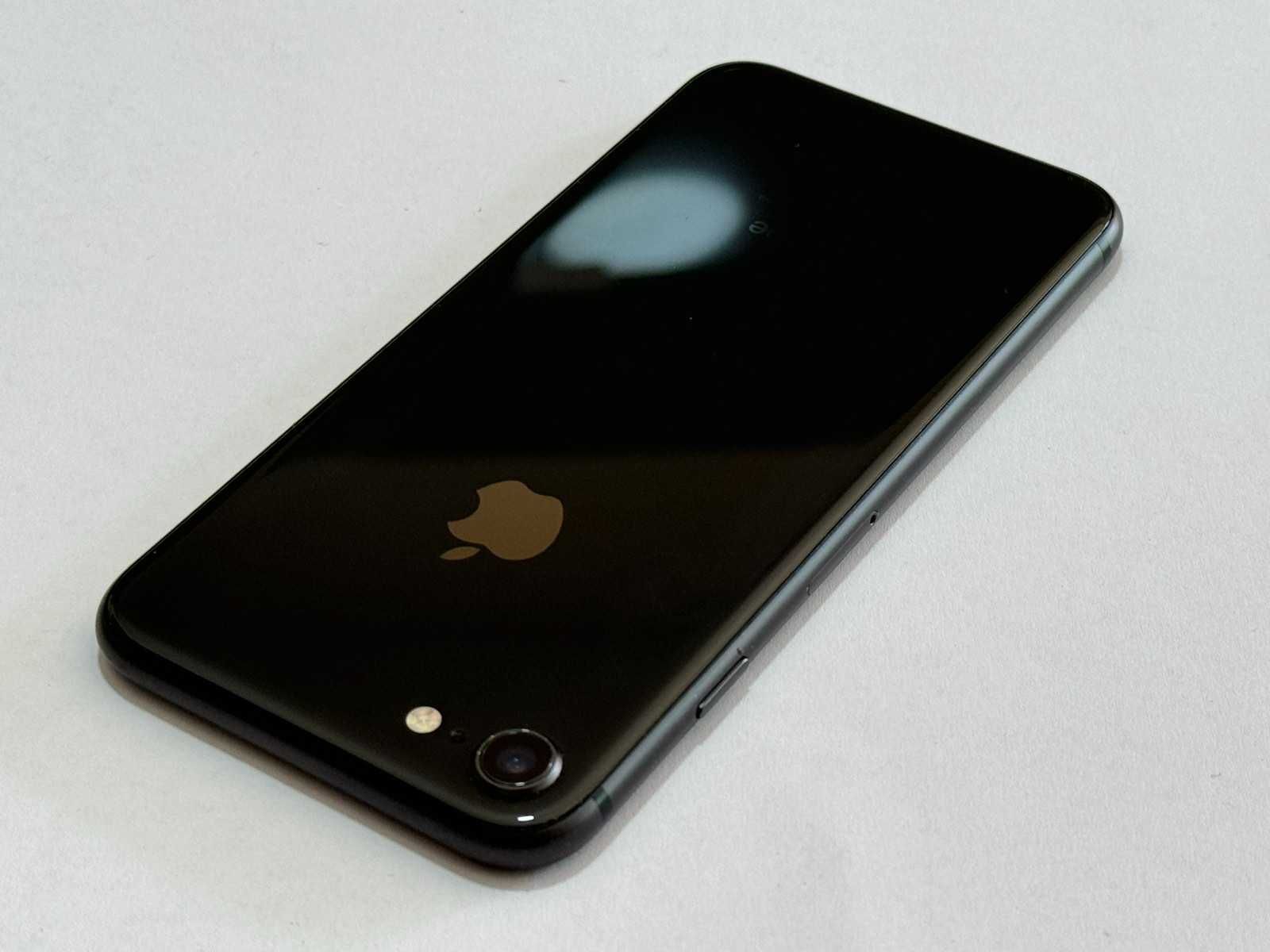 Продавам IPhone 8 64GB 82%