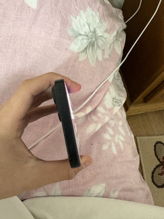 Vand iphone 15 baterie 91 la suta si are o pagta pe ecran