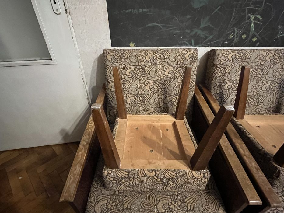 Ретро комплект: 2 фотьойла + 2 табуретки + подарък холна маса