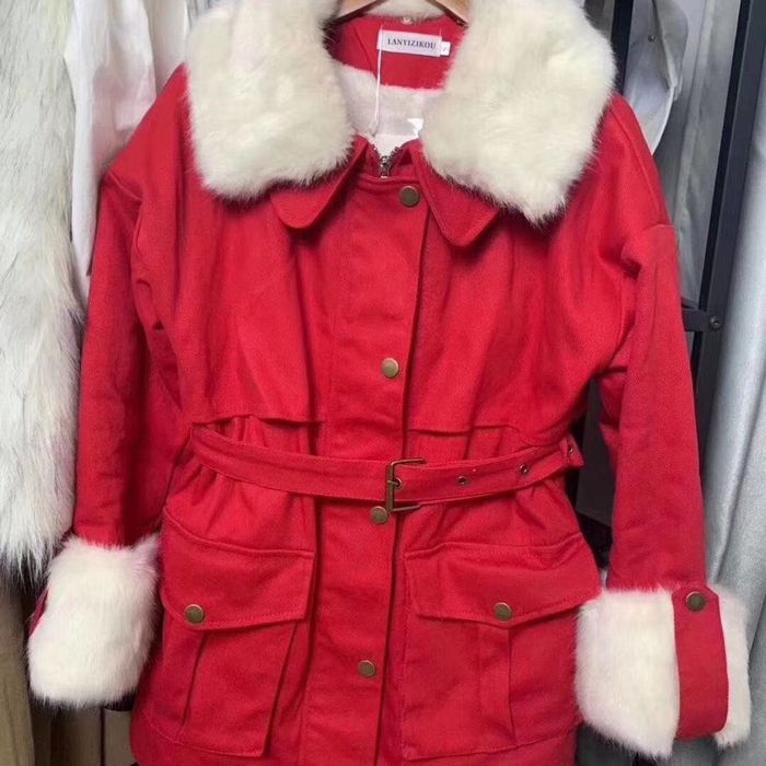 Парка.     красная