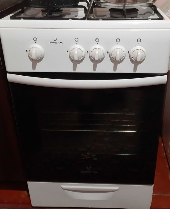 Газовая плита. 4 конфорки. Газплита.Б/У. В хорошем состоянии.Самовывоз