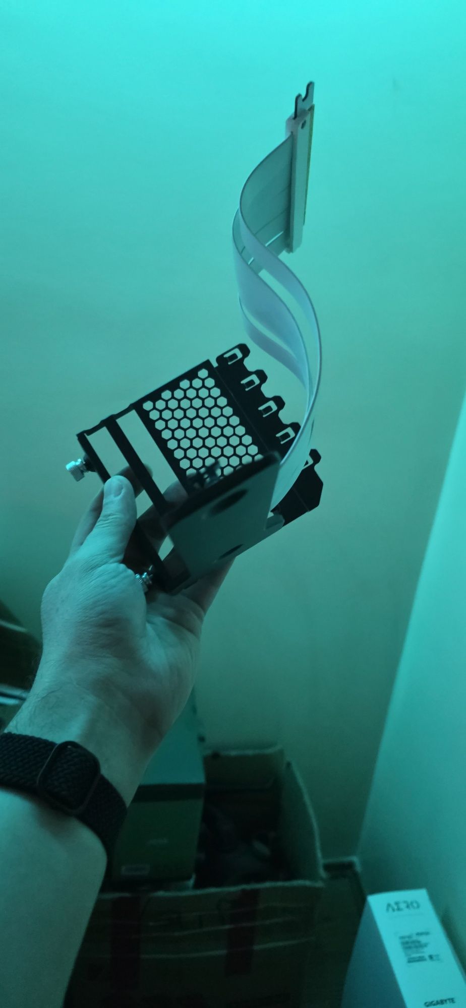 Райзер для вертикальной установки видекарт Phanteks