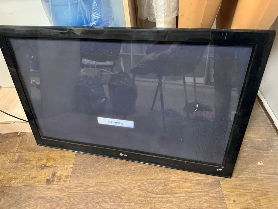 продам телевизор LG