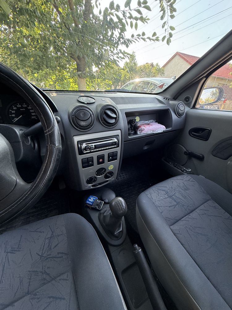 Dacia Logan 1.3 benzina 2005 + remorca