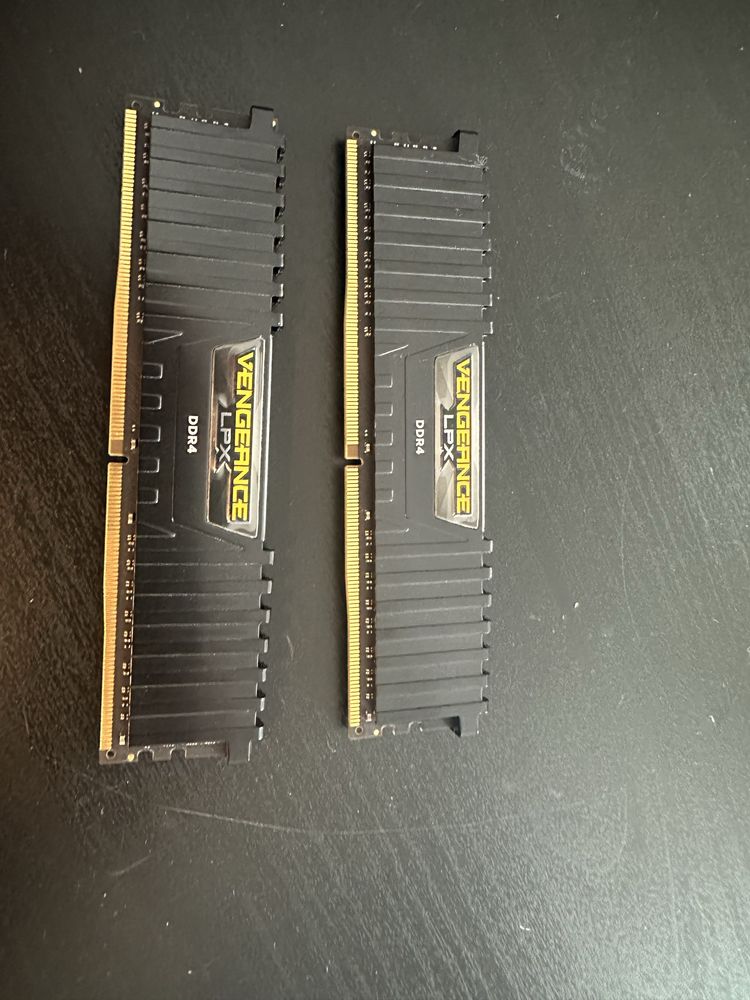 Kit Memorie RAM Corsair Vengeance LPX 32GB