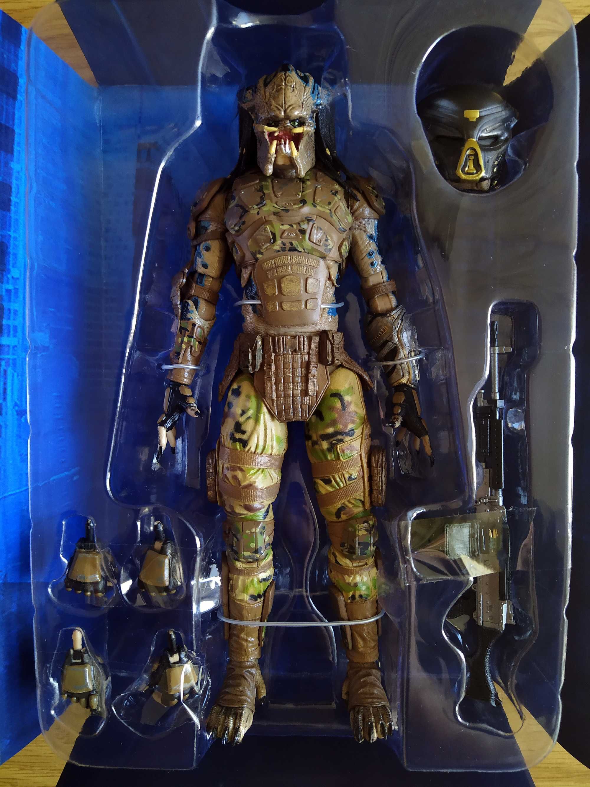 Екшън фигури NECA Emissary Predator 1 & 2