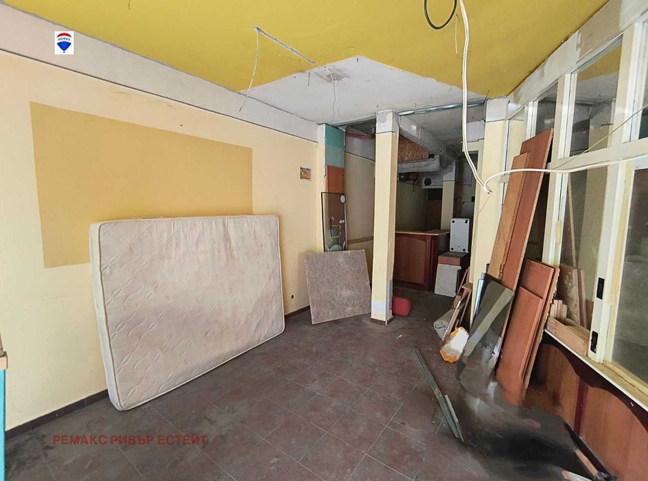 Дава се под наем Магазин в Русе, Център - 44 кв.м за 204 € - Снимка #2