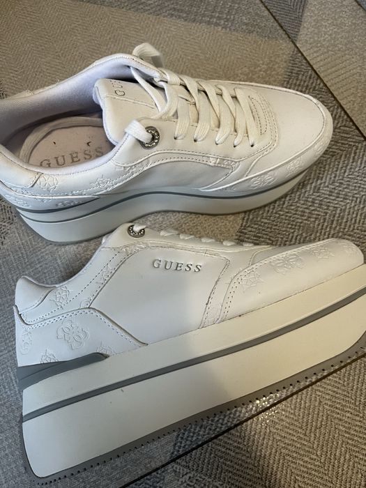 Оригинални сникьрси Гес