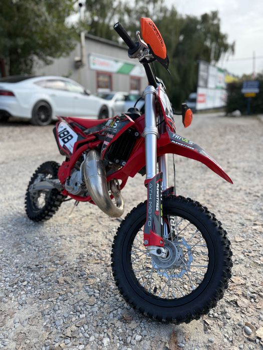 GasGas MC50 model 2024, achizitionat in iunie 2025, 35 ore de