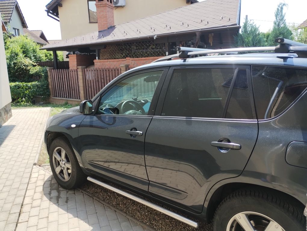 Toyota RAV4 Gen 3 2.2 4D4. 136CP